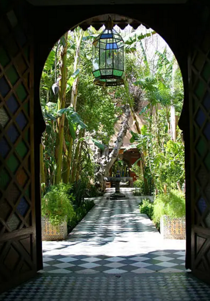 Riad stijl tuin – traditionele Arabische inrichting met waterpartijen en natuurlijke elementen